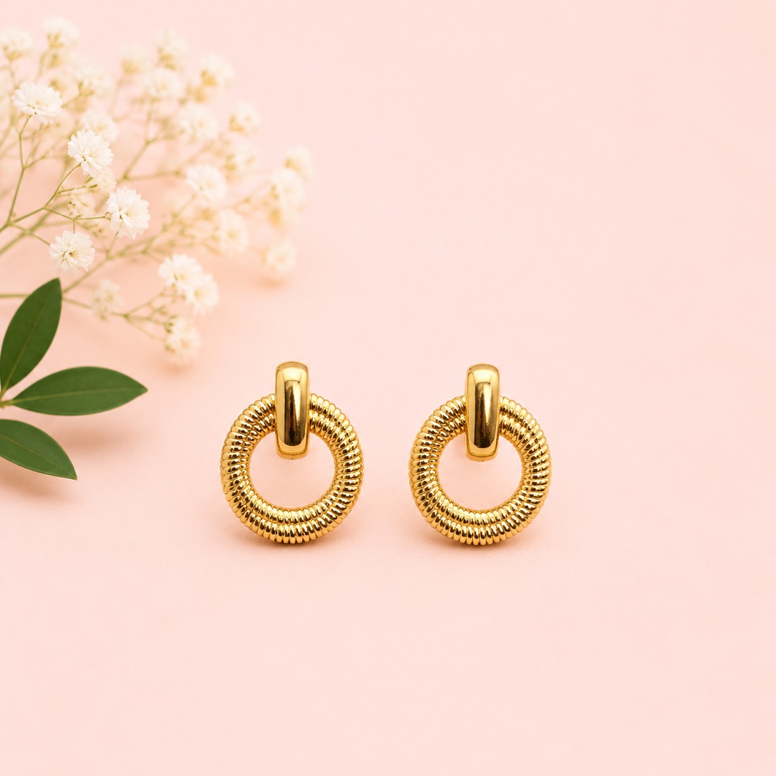 Aretes Aldaba · Baño de oro 18k · antialérgico
