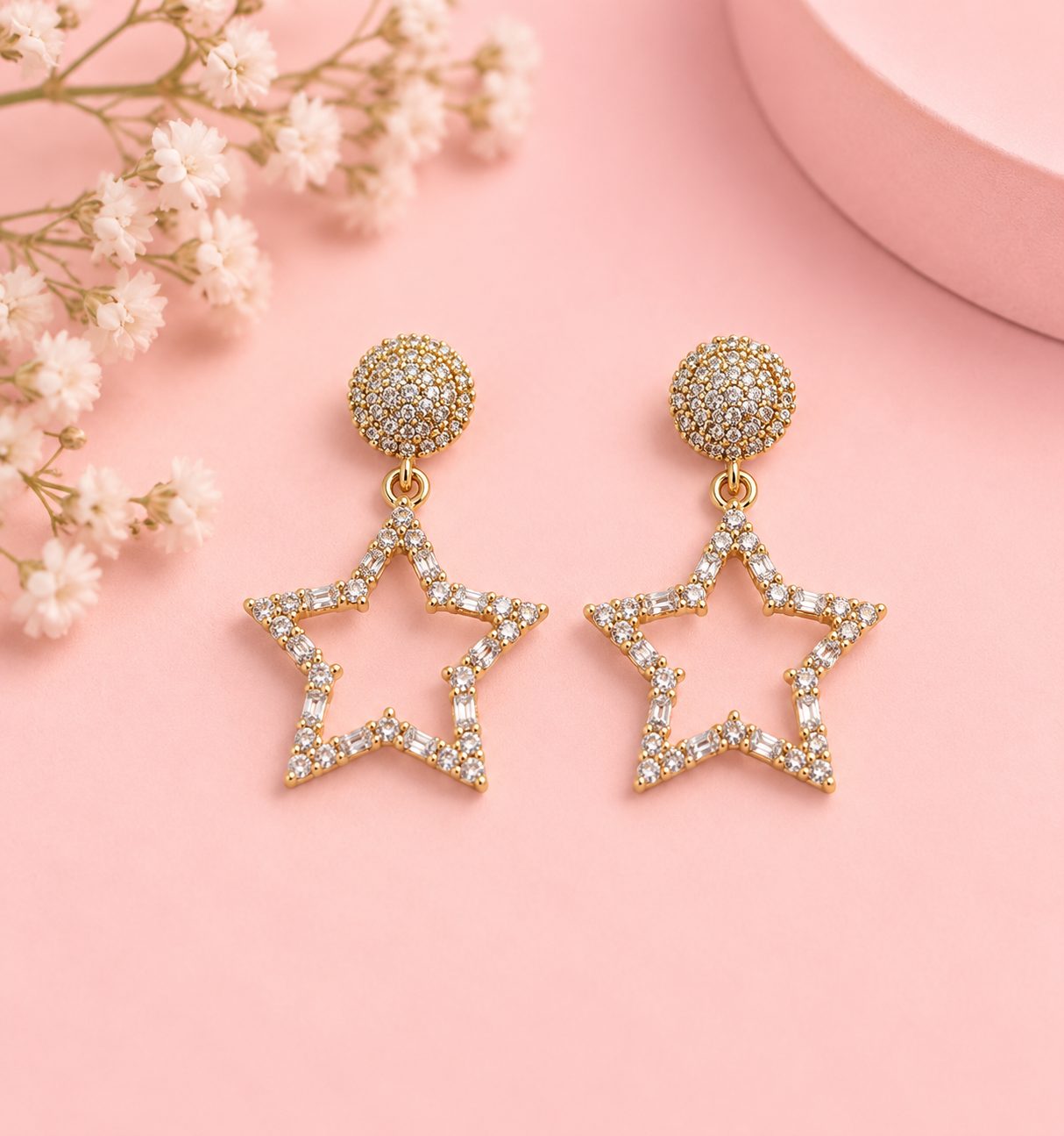 Aretes Astra · Cobre enchapado en oro de 18k 