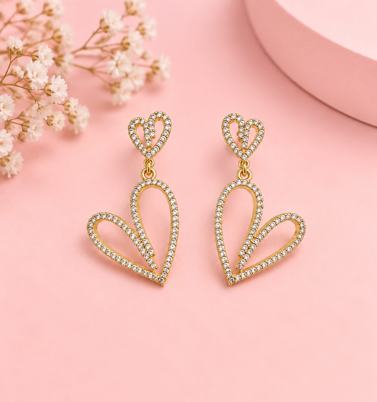 Aretes Amorette · Cobre enchapado en oro de 18k 