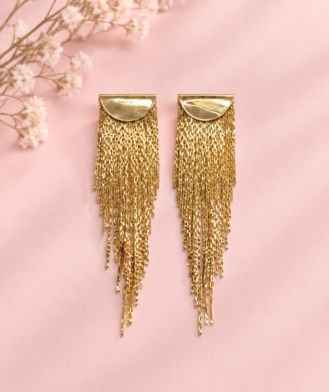 Aretes Golden Fringe · Cobre enchapado en oro de 18k 