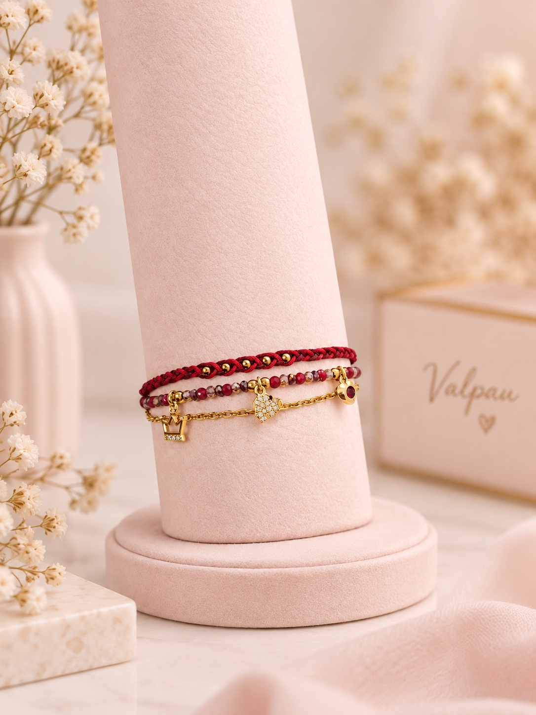 Pulsera Amuletos Roja · Hecho a mano