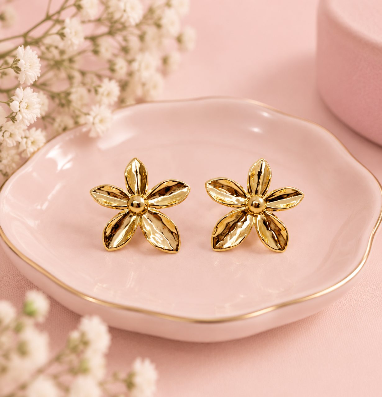 Aretes Flor de Luz · Dorado (baño de oro)